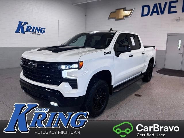 2024 Chevrolet Silverado 1500 LT Trail Boss in Summit White — front three-quarter view