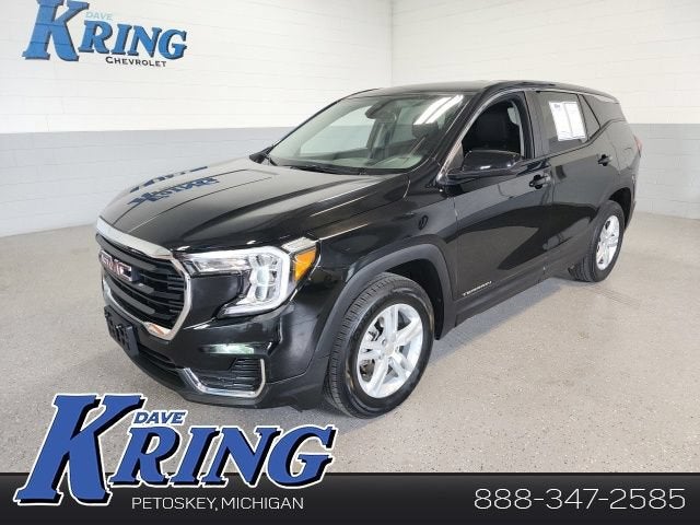 2024 GMC Terrain SLE in Ebony Twilight Metallic — front three-quarter view