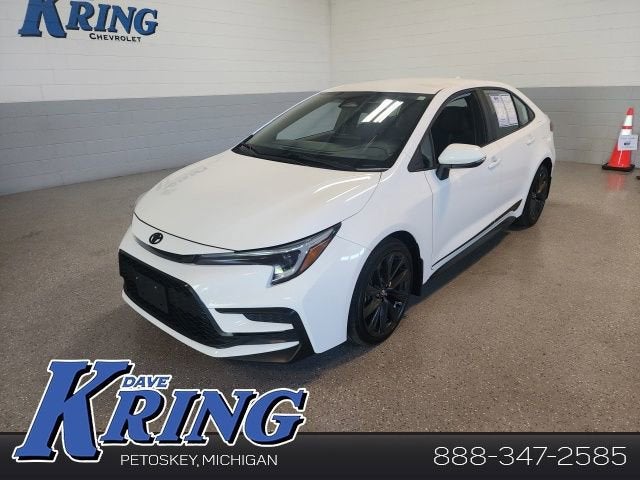 2024 Toyota Corolla SE in White — front three-quarter view